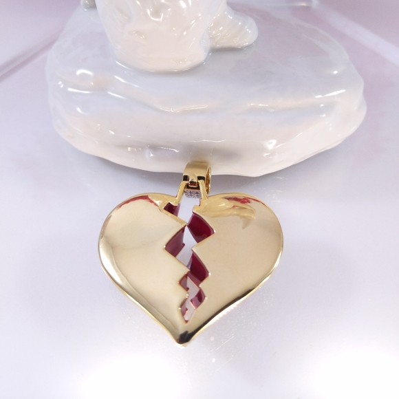 🤍 Icy Broken Heart + 24" x 4mm Cuban Chain - Picture 7 of 8